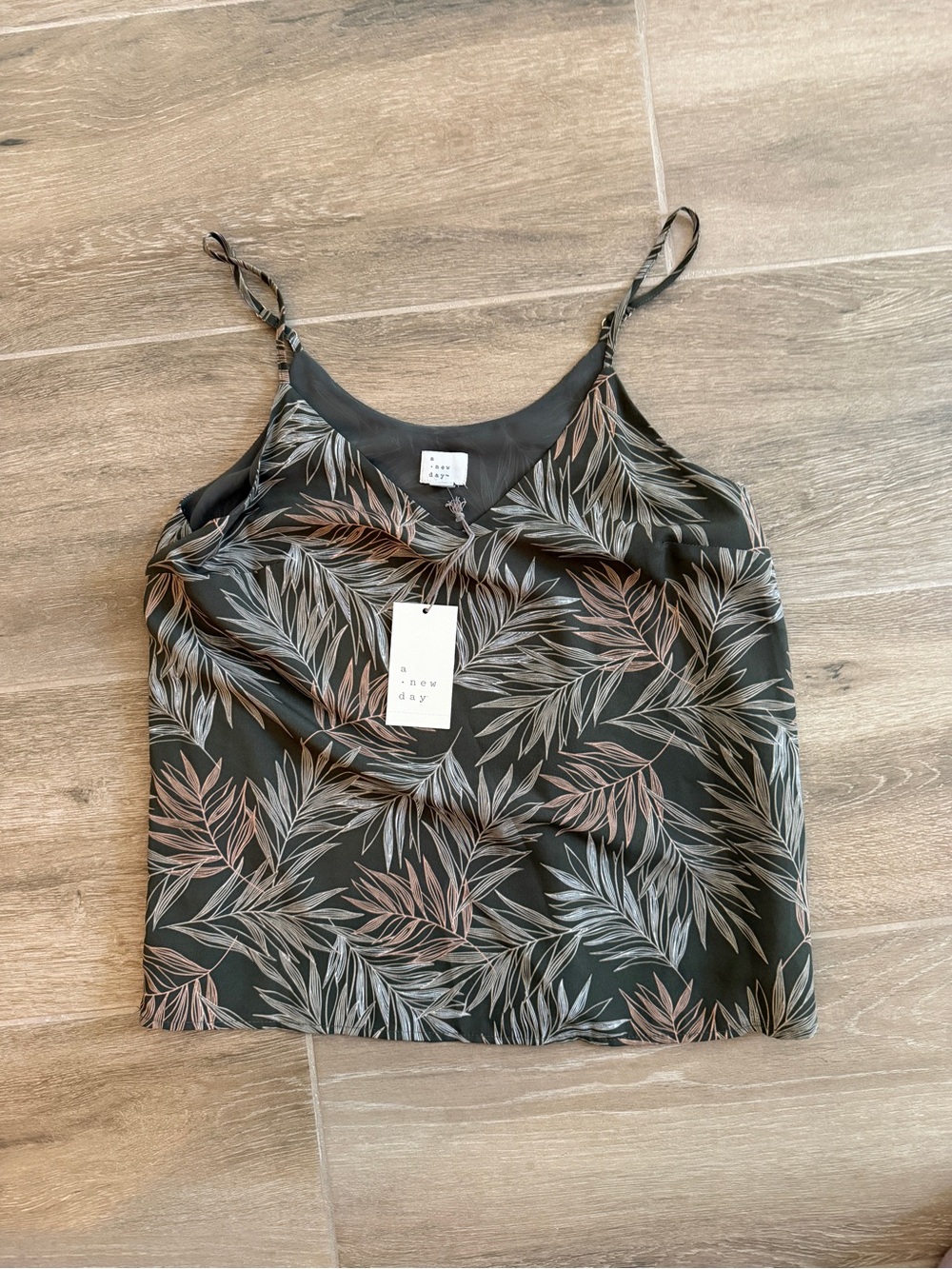 A NEW DAY tropical leaves sleeveless flowy tank top camisole Women’s S